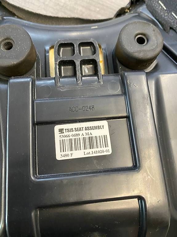 Alle Motorradersatzteile: Tiefer Fahrersitz (- 30 mm) Kawasaki Z650 090SEC0035 NEU – Gebraucht aus Diessenhofen von MotoshopZachmann 4