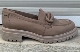 Superbe mocassins TAMARIS daim beige semelle robuste n.39