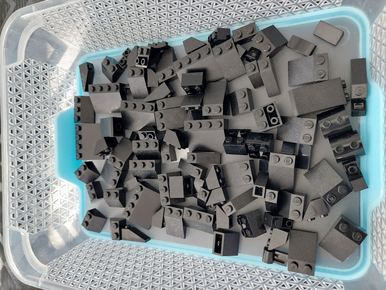 Lego Spielzeuge: Lego Steine schwarz  – Gebraucht aus Zetzwil von sti_x9xf 1