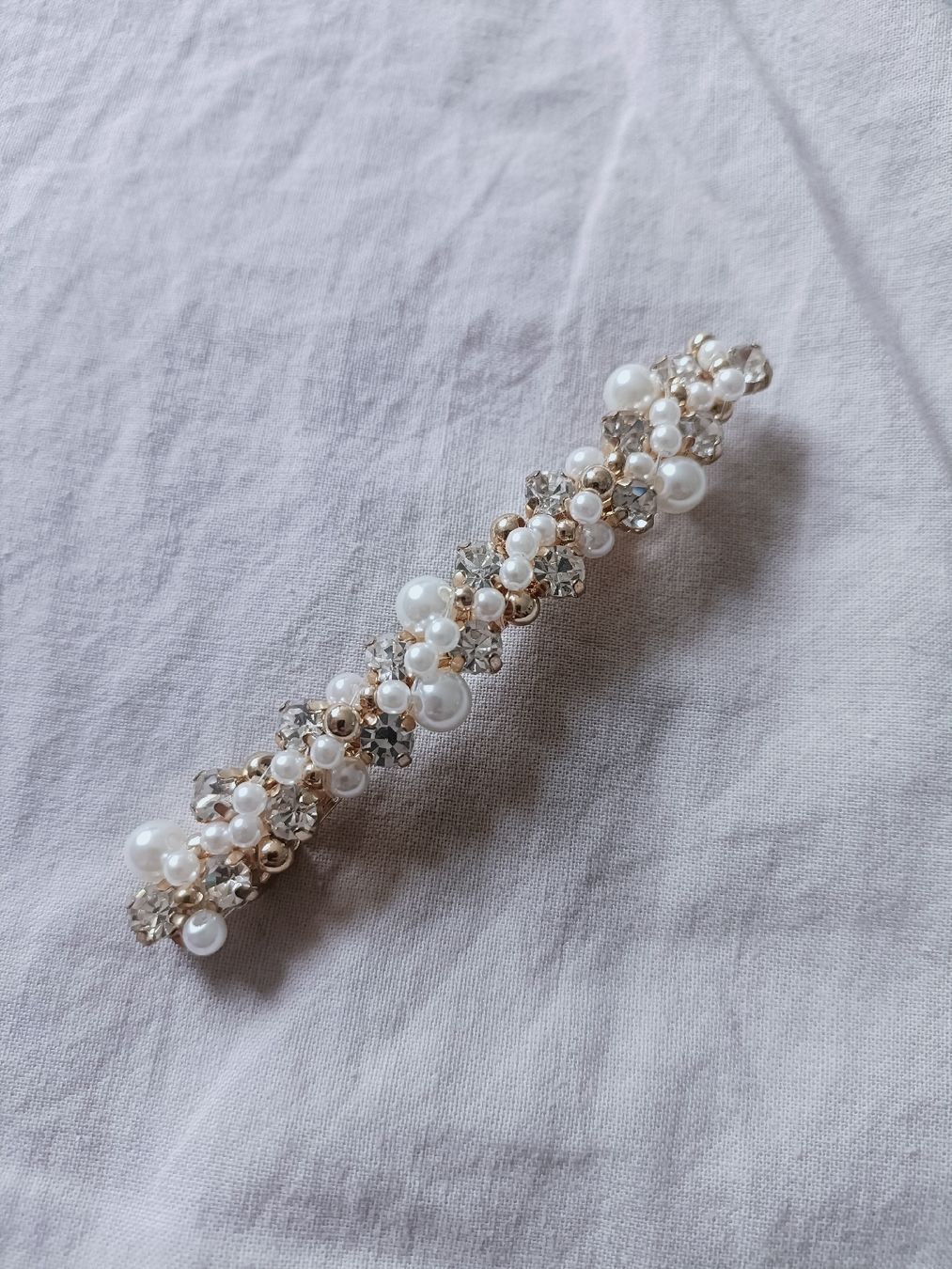 Accessori per capelli: Fermaglio per capelli con perle e strass – Usato da Basel venduto da Cinzia_B