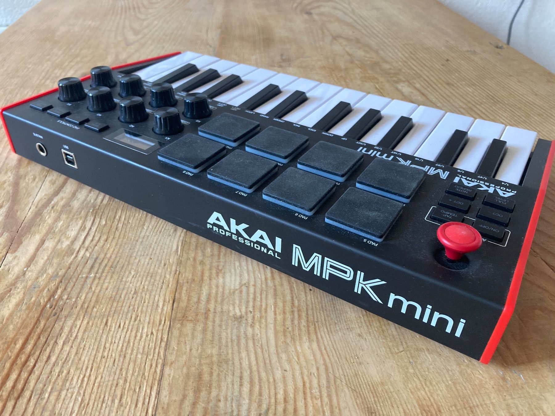 Sistema di controllo: AKAI MPK Mini MK3 - MIDI/USB Keyboard Controller – Usato da St. Gallen venduto da Daperuz 3