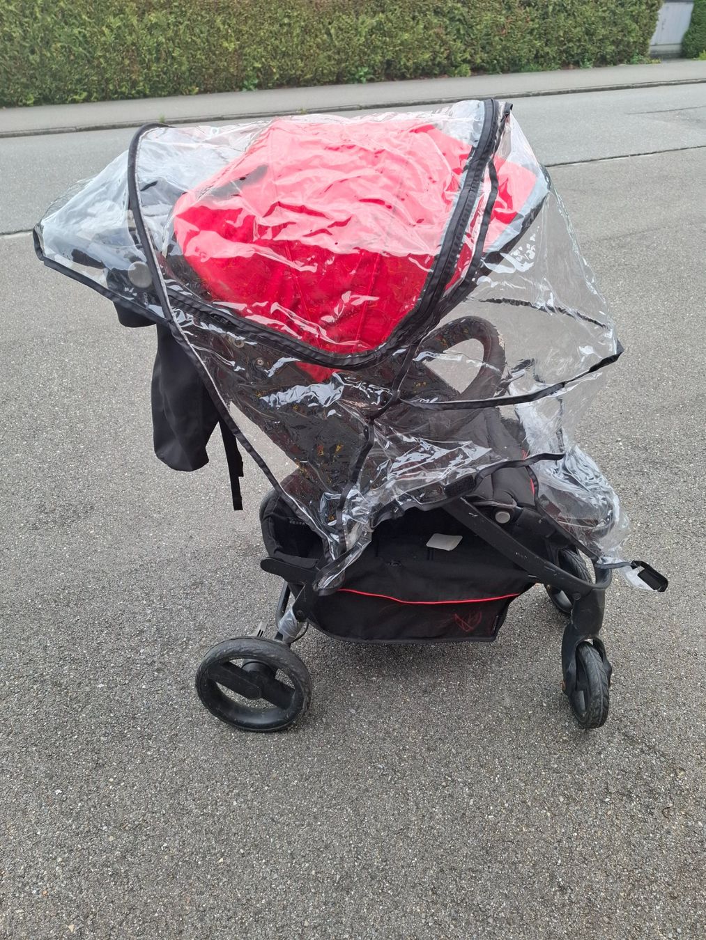 Recaro Carrozzine: Kinderwagen Buggy mit Regenschutz! Rot – Usato da Heerbrugg venduto da Antonia.01 1