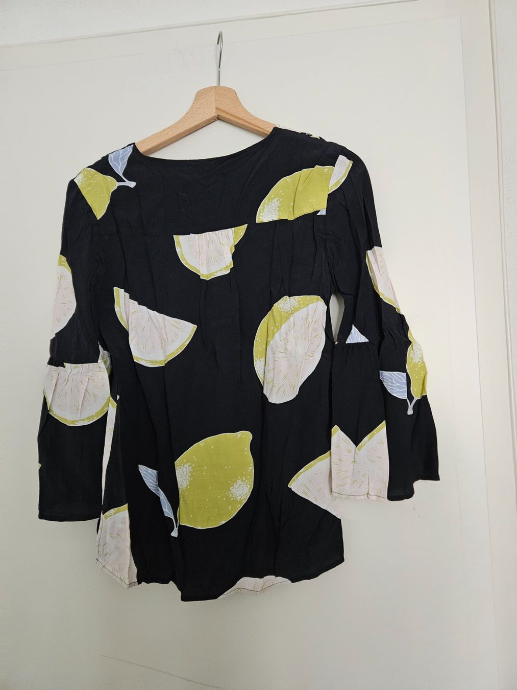 Camicette: Zitronen-Bluse Gr.34 – Usato da Schaffhausen venduto da sabrina915 1