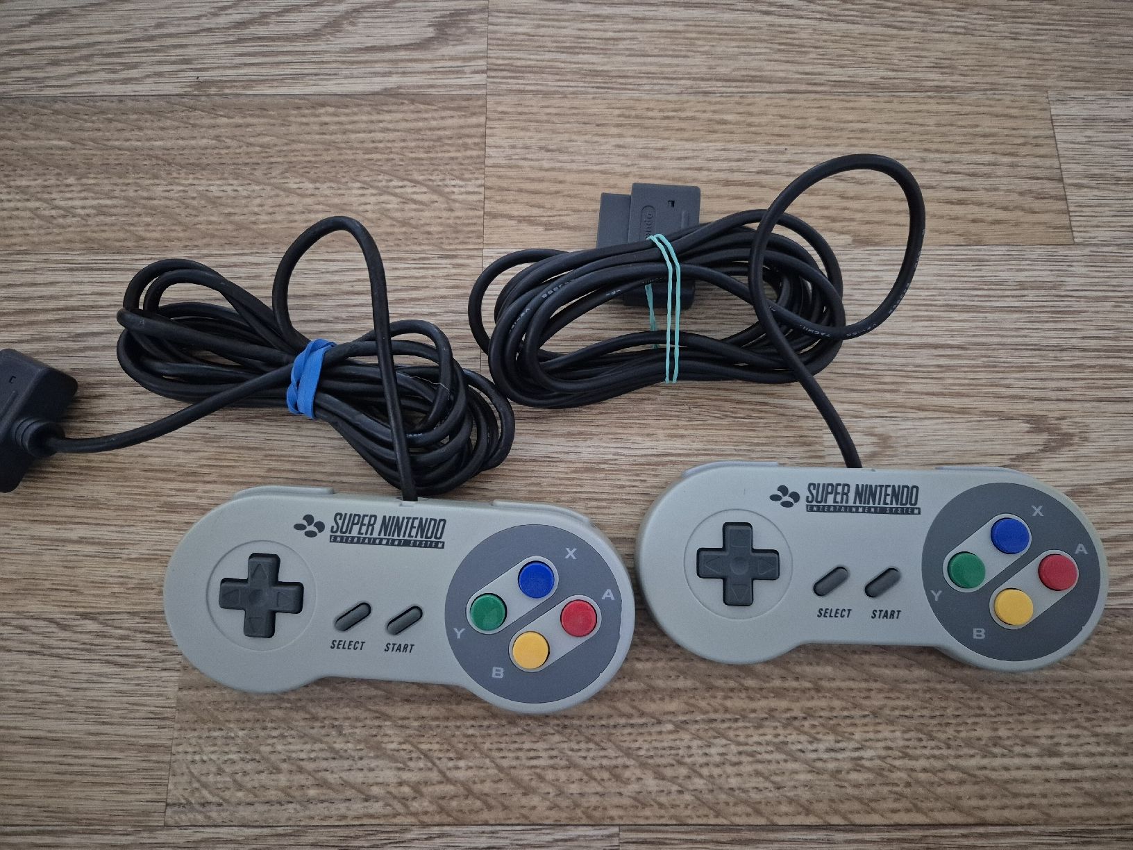 Nintendo Manettes: Super Nintendo Controller 2 Stk.  – D'occasion à Gümligen par kurt2591989