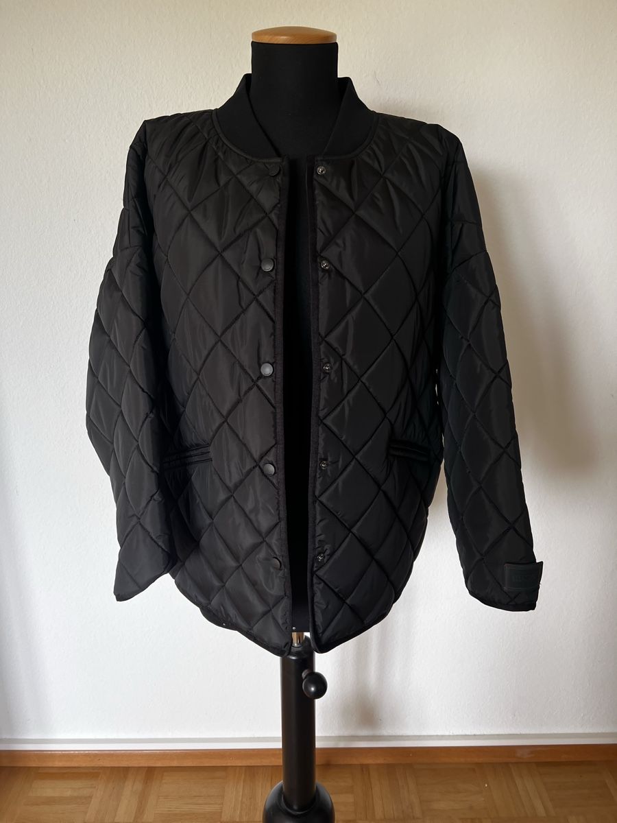 Hugo Boss Jacken: Hugo, Schwarze Steppjacke mit Rautenmuster – Neu (gemäss Beschreibung) aus Oftringen von bashikra