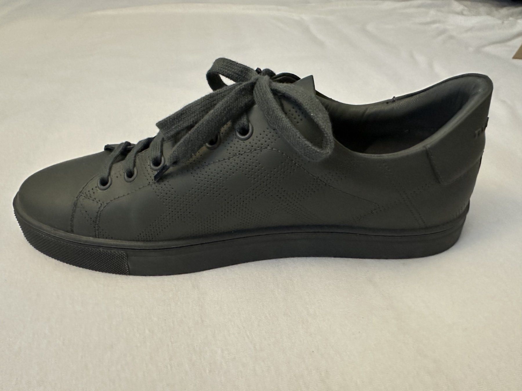 Burberry Scarpe da uomo: Burberry Sneaker Steel Grey EU 41 – Usato da Pfäffikon SZ venduto da tph_8qwg 5