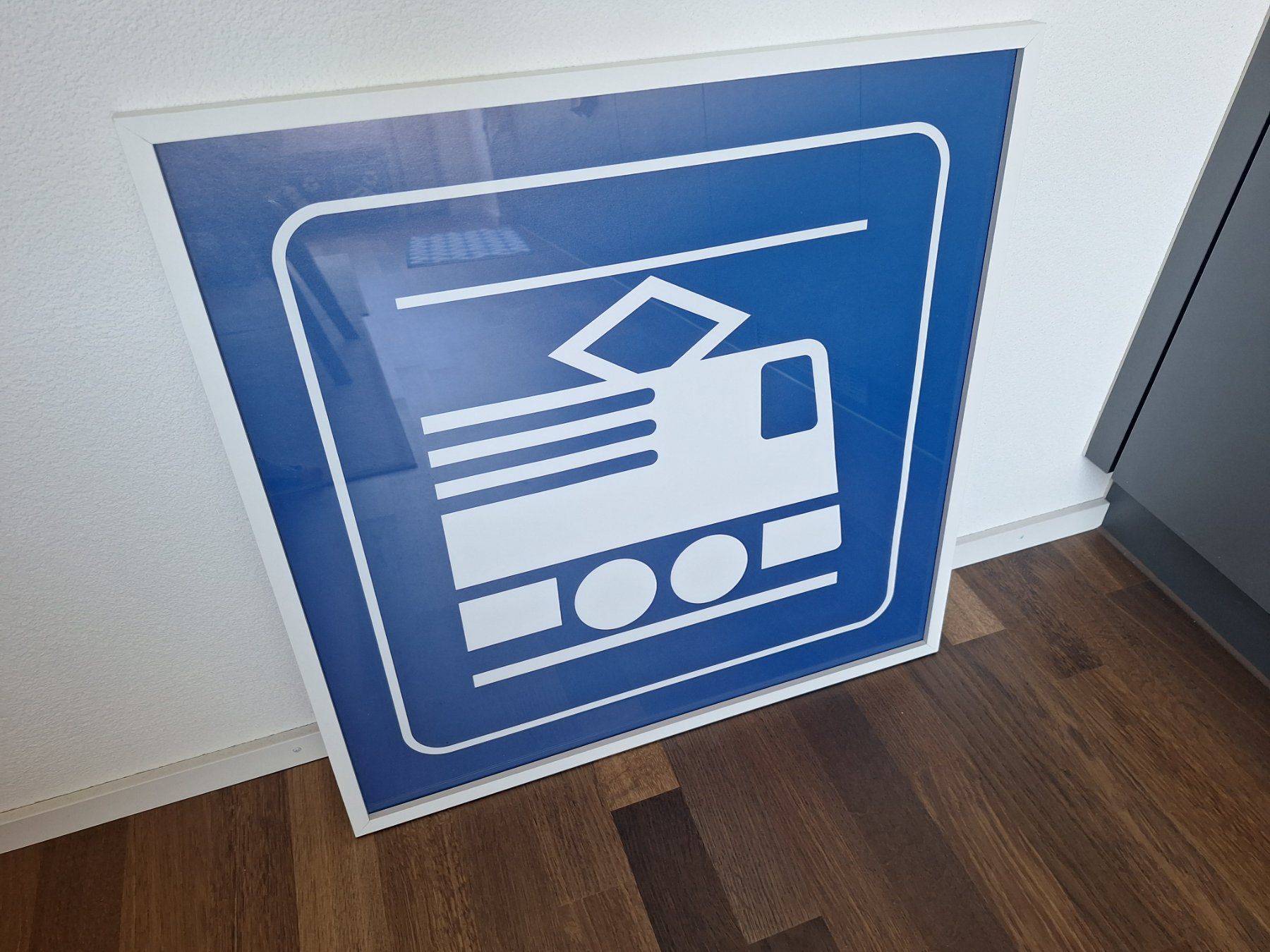 Posters & Illustrations: Bild von Micasa, "Picto" Bahnhof – D'occasion à Spreitenbach par misi.m