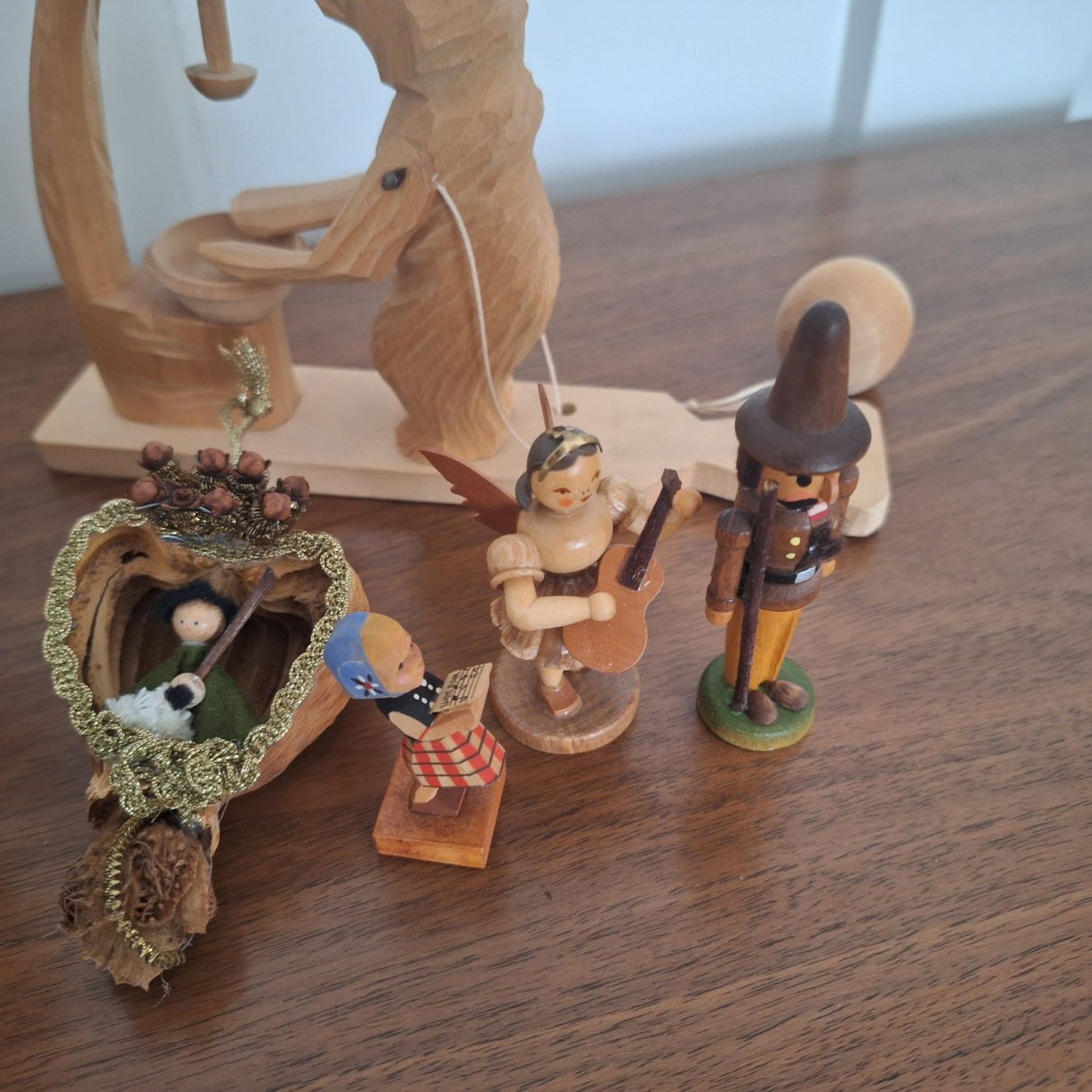 Toutes les décorations: Div.  hübsche Deko aus Holz, u.a. Kamel, Erzgebirge Figuren – D'occasion à Winterthur par Goldpipau 3