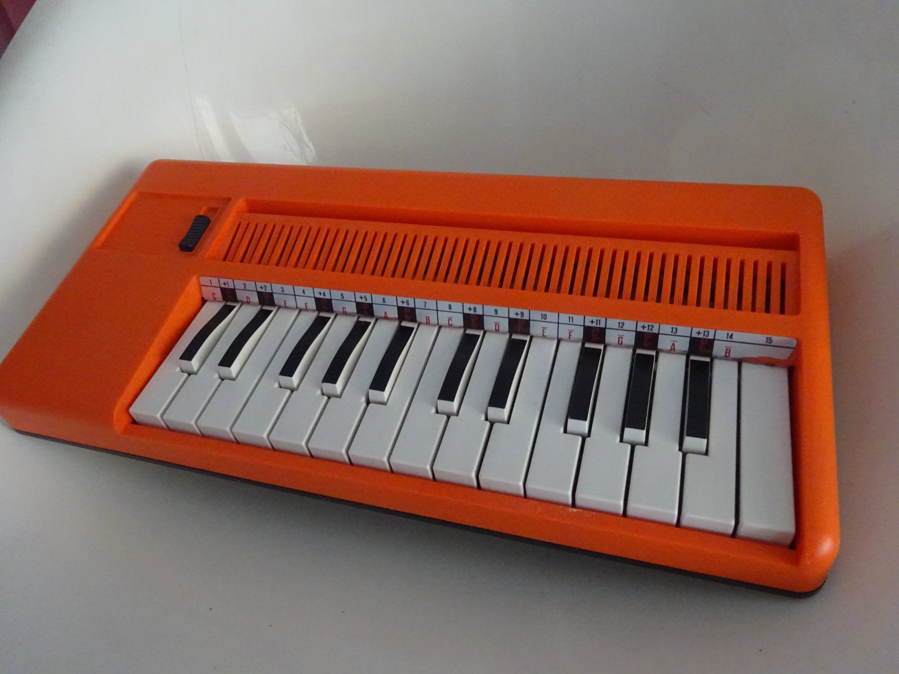 Bontempi Instruments de musique: BONTEMPI SYNTHEZYCER ** ORANGE – D'occasion à Luzern par xrayspex99 1