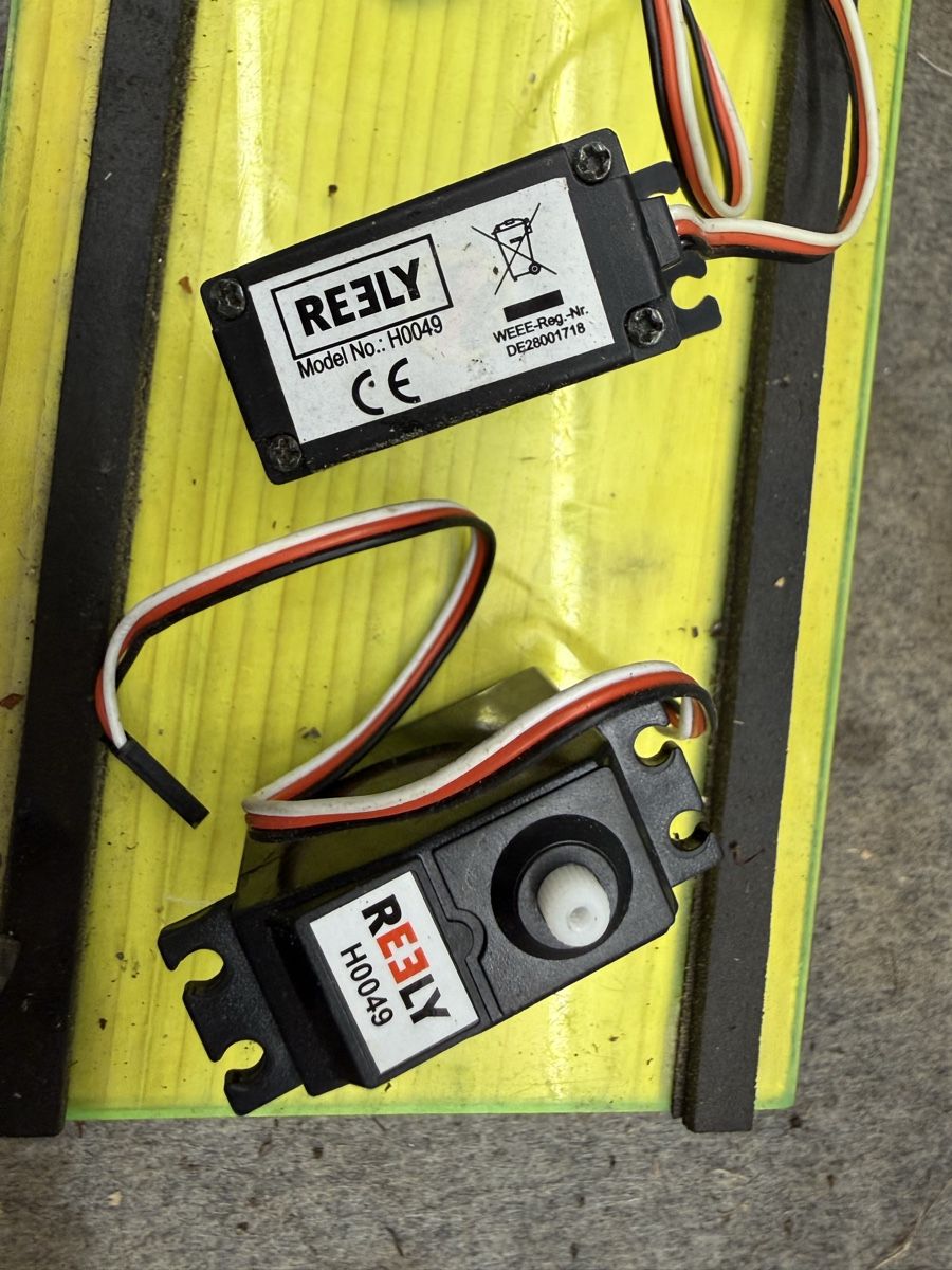 Reely Fernsteuerungen: Reely Servo – Gebraucht aus Dättwil AG von blaabla 1