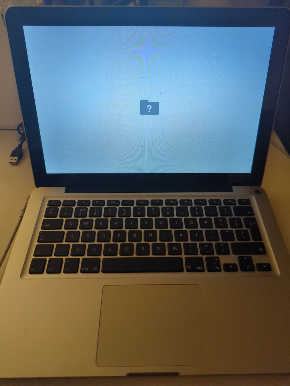 Apple Notebooks: macbook pro 2011 defective – Gebraucht aus Bellinzona von SuisseElectronics 1