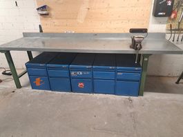 Grosser Werkbank u. Schubladen u. Werkzeugwand ab 1.-