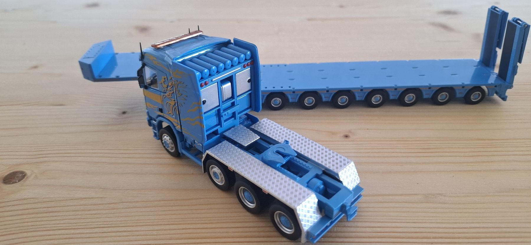 Modellbausätze & Standmodelle: Scania 650v8 mit Auflieger 1:64 – Neu und originalverpackt aus Ebnet von rafaelc17 3