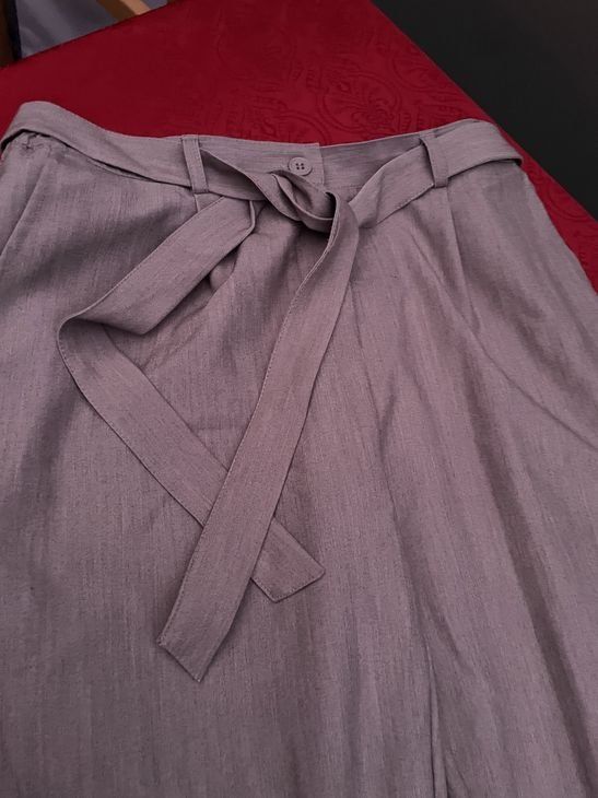 Pantaloni: Damen Anzug Hose hellgrau L – Nuovo (secondo la descrizione) da Bergdietikon venduto da antovale 1