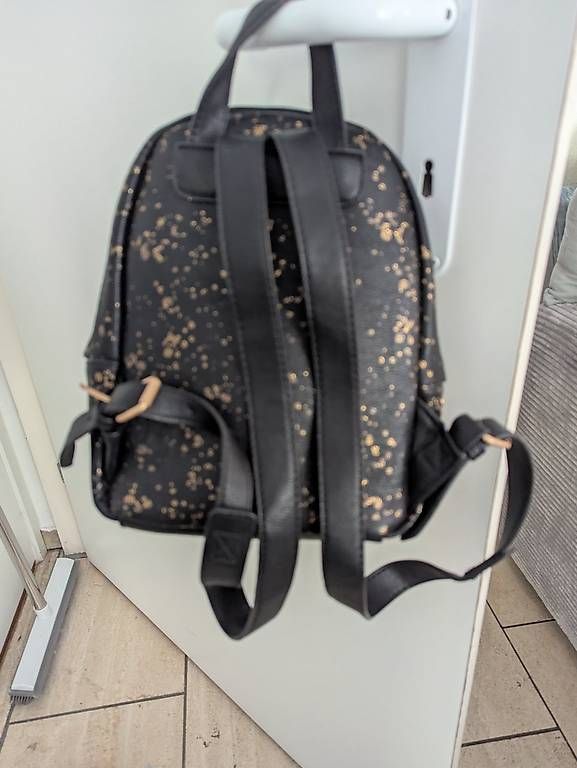 Desigual Zaini: Rucksack Desigual, wie neu! – Nuovo (secondo la descrizione) da Chur venduto da Ronja777 4