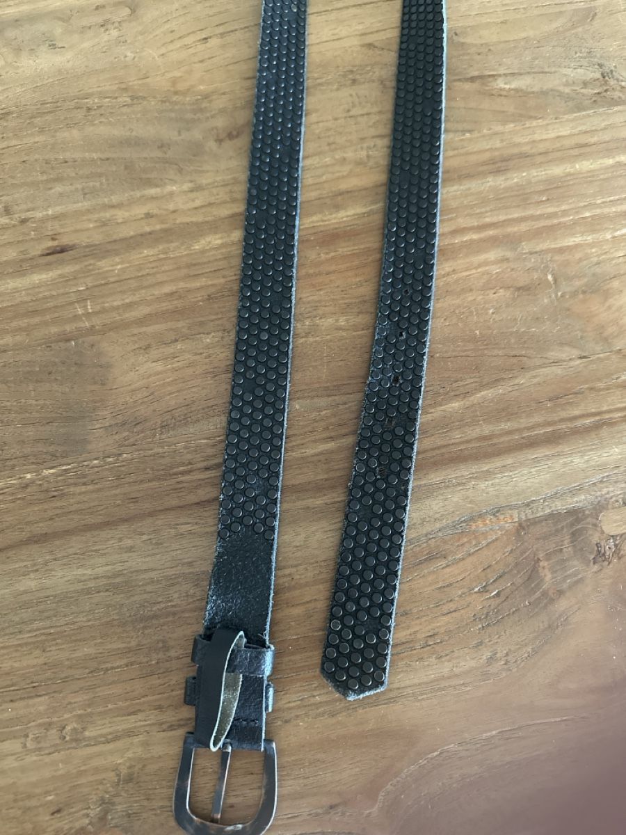 Cinture: Trendiger Nietengürtel, Leder, schwarz, silber – Nuovo (secondo la descrizione) da Selzach venduto da BG74 2