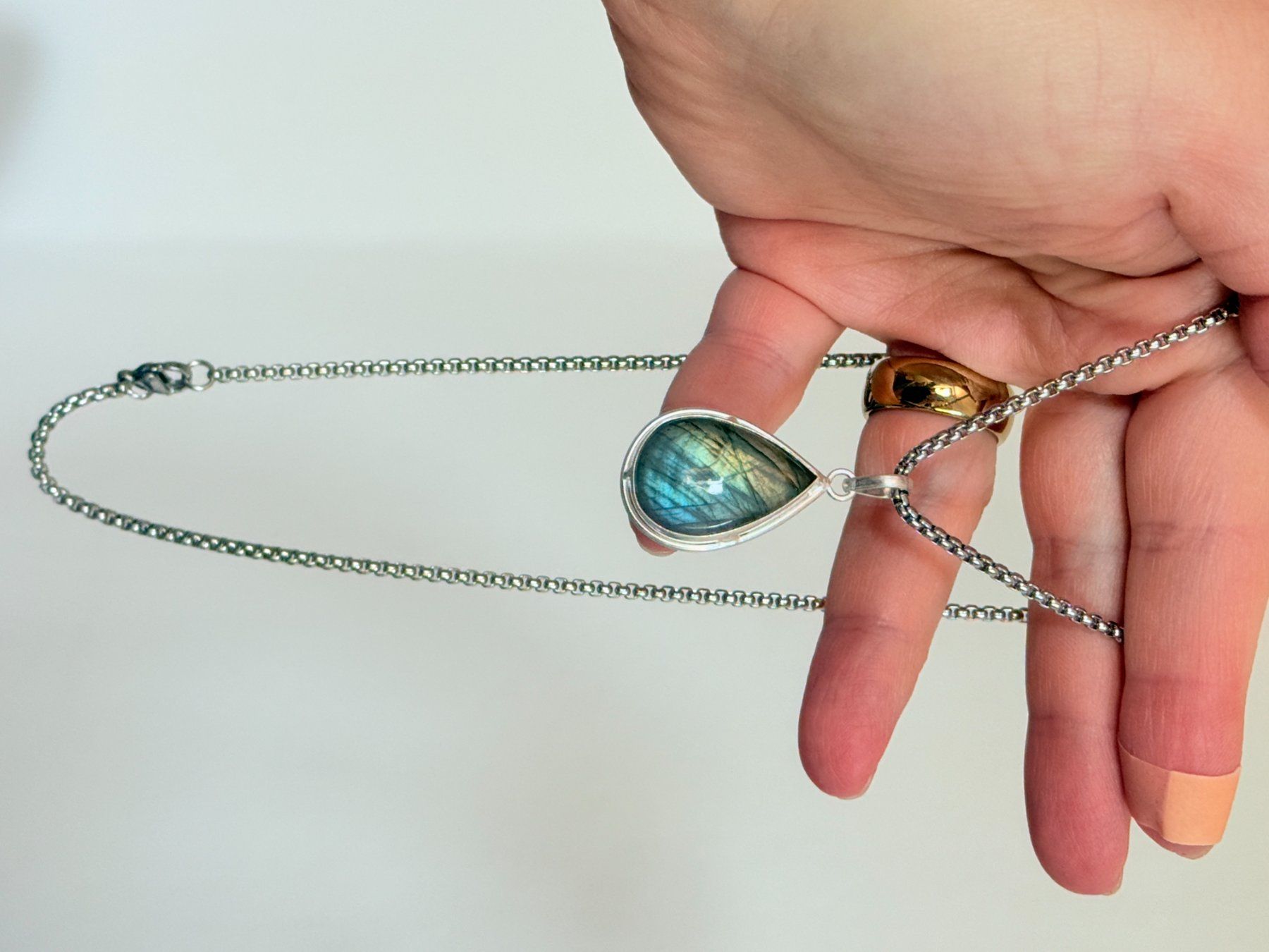 Catenine: Pendentif Labradorite, forme de larme élégant – Nuovo e nell'imballaggio originale da Genève venduto da AWWA 9