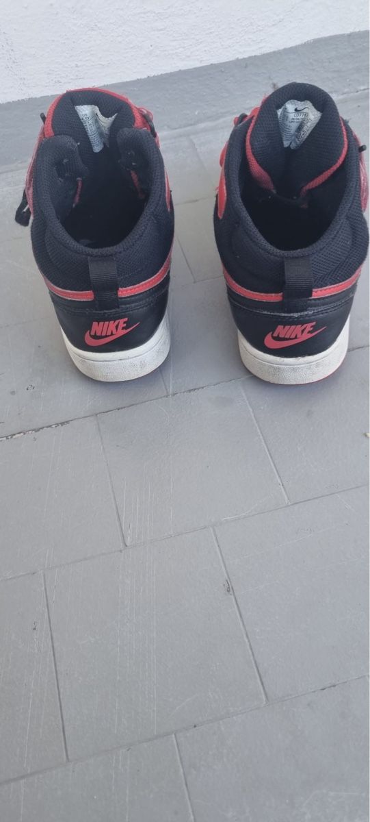 Nike Scarpe per ragazzi: Nike High-Top Sneaker. 36.5  – Usato da Amriswil venduto da ALETAL 2