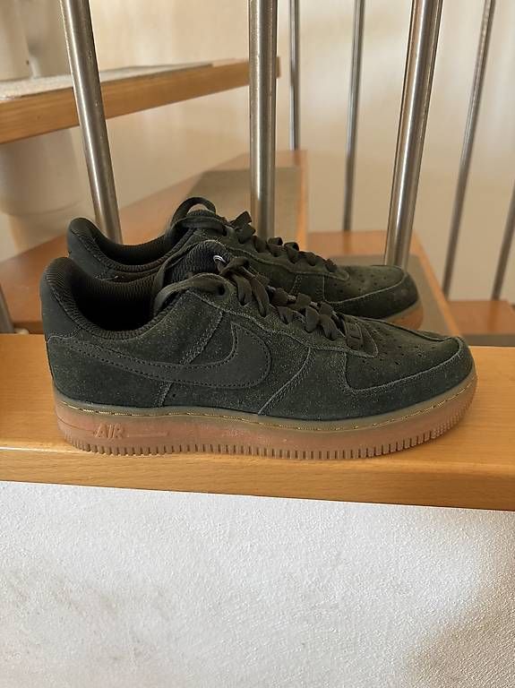 Nike Scarpe da donna: Nike Air Force 1'07 LV8 Suede – Nuovo (secondo la descrizione) da Perroy venduto da barballalla 2