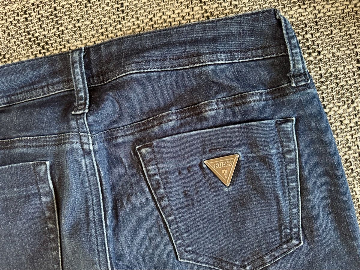 Guess Jeans: Guess Jeans, Gr. 27, mit Reissverschluss – Gebraucht aus Gommiswald von Aloha.Spirit 6