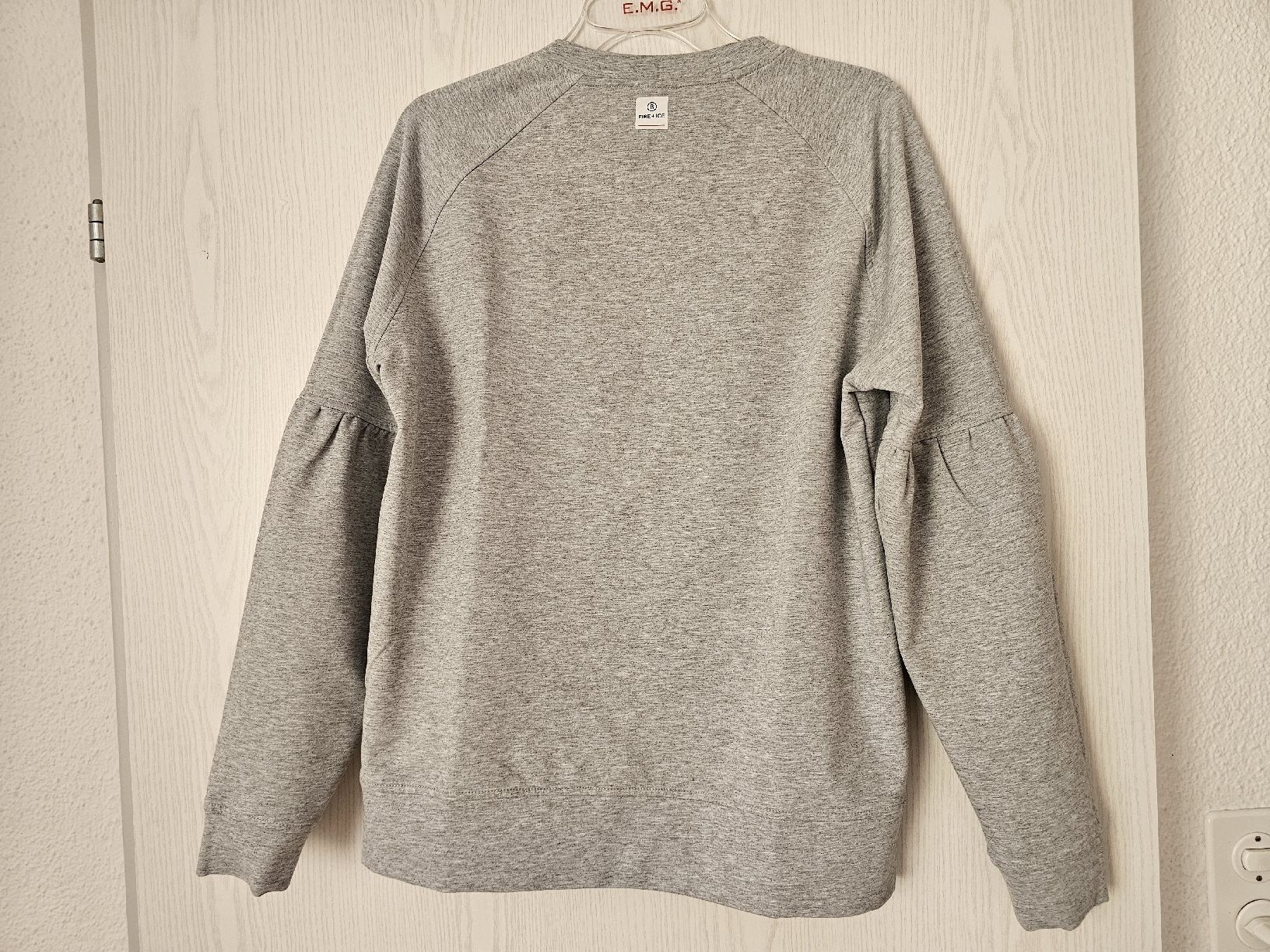 Bogner Blusen: Bogner Fire + Ice Bluse mit Stern Print, Grösse S, Grau – Gebraucht aus Ebnat-Kappel von ani_fq2z 5