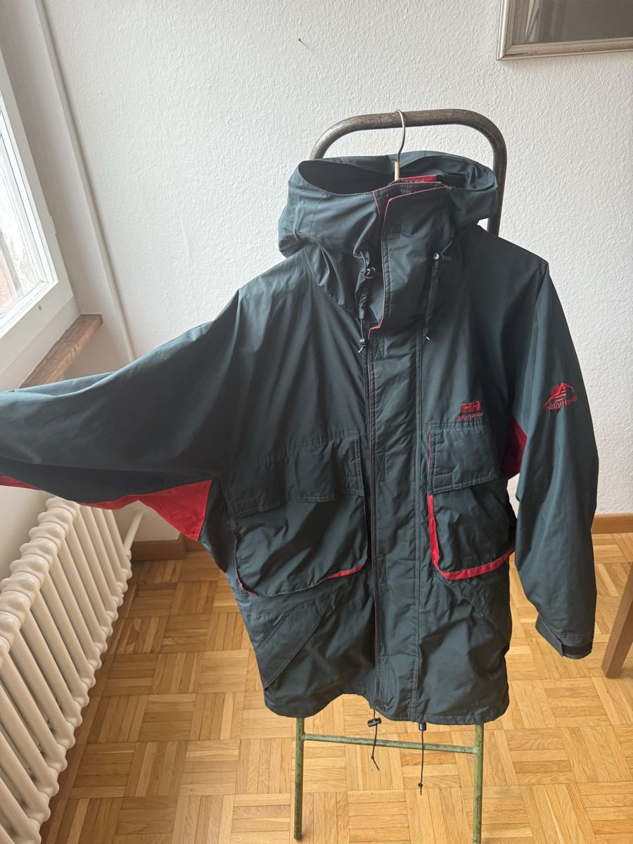 Helly Hansen Giacche: 90S HELLY HANSEN HOODED OUTDOOR JACKET M – Usato da Zürich venduto da Mai.rast 8