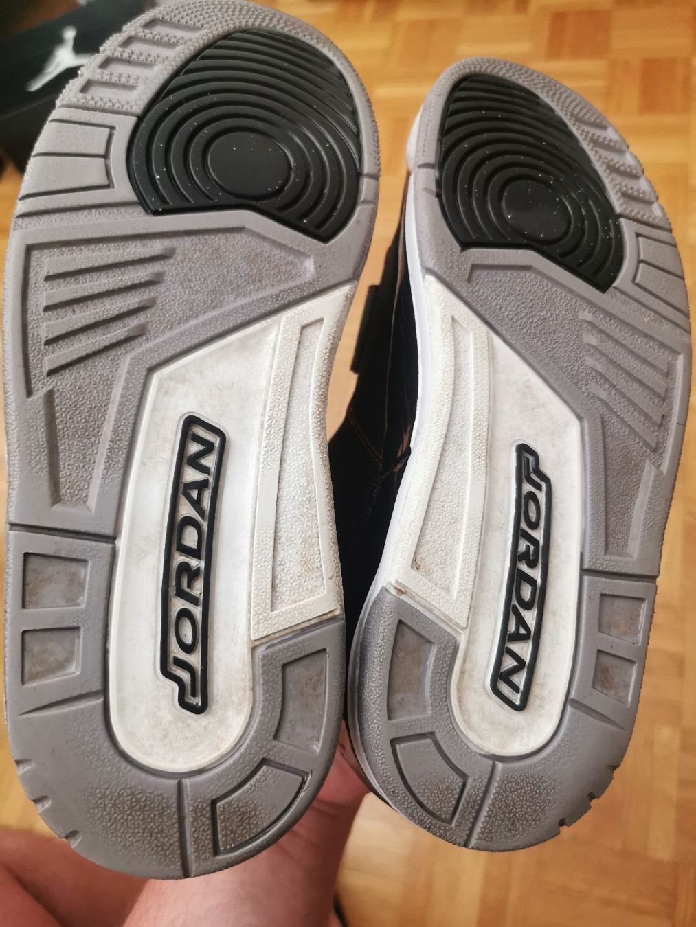 Jordan Herrenschuhe: Air jordan 1 retro 42 – Gebraucht aus Bern von ged_ffx9 5