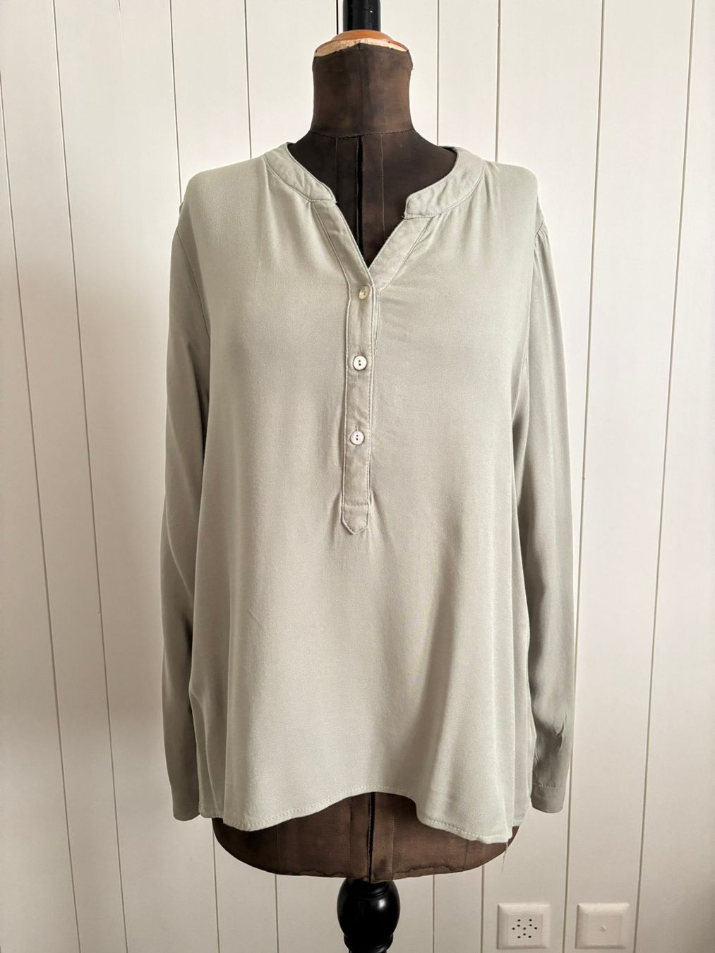 Blusen: chicorée Langarm Bluse kaki - Grösse L – Neu (gemäss Beschreibung) aus Kleinandelfingen von Baba23