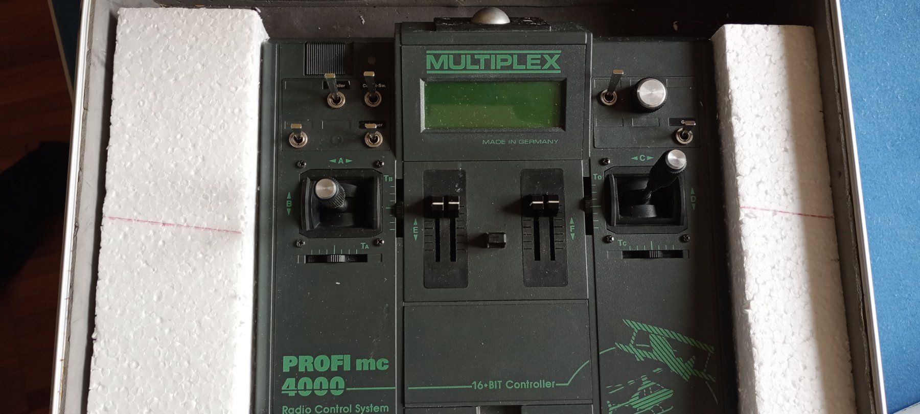 Multiplex Fernsteuerungen: télécommande multiplex MC 4000 – Gebraucht aus versoix von pat2009