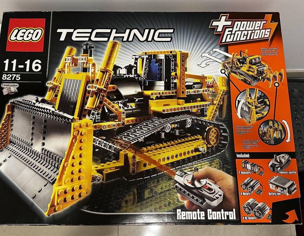 Lego Kit di costruzioni: Lego Technic Bulldozer 8275 mit Power Function – Usato da Arisdorf venduto da Rogerabaecherli 1