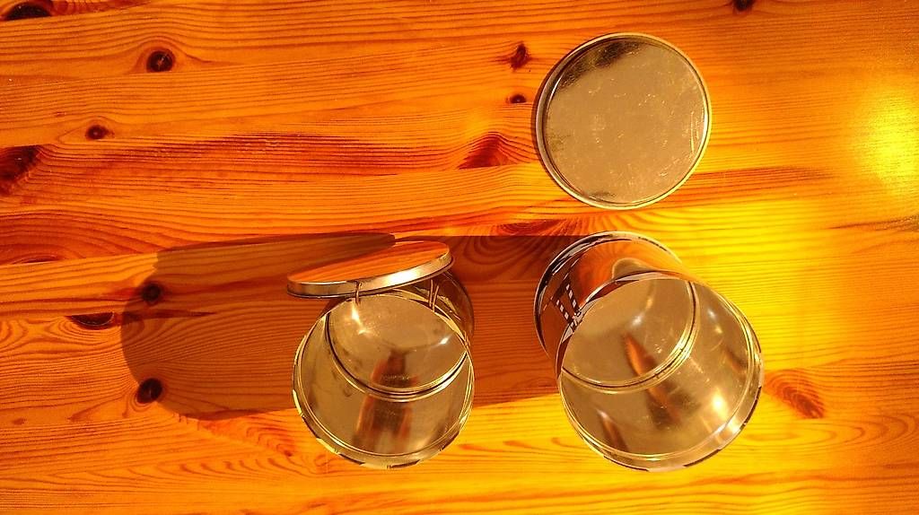 Tutte le decorazioni: Antike Basler Läckerli Büchsen  – Usato da Bönigen venduto da Gaemsi87 2