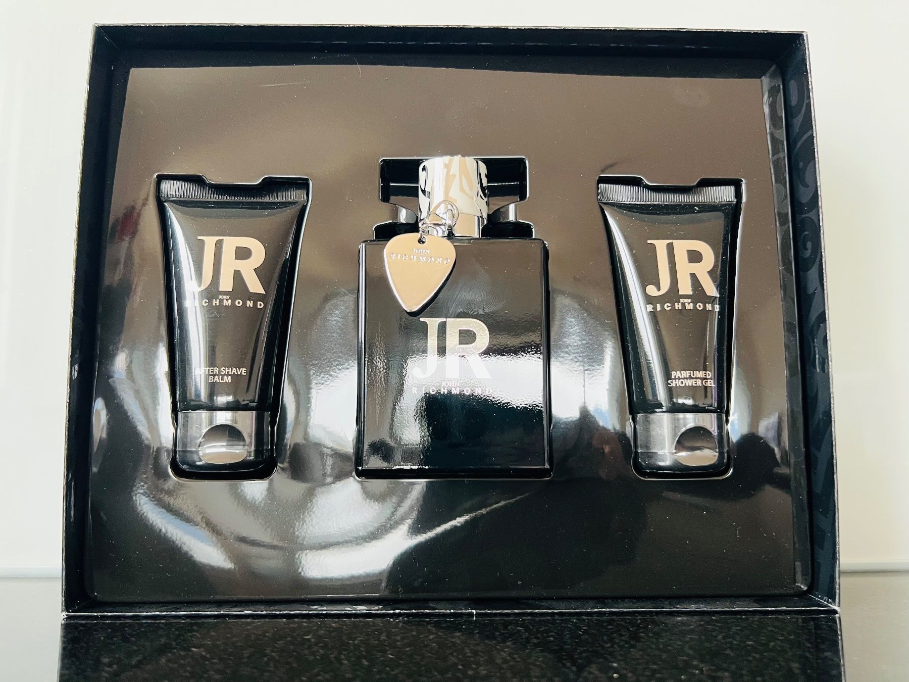 Profumi & Eau de Toilette: John Richmond Pflege Set – Nuovo e nell'imballaggio originale da Emmen venduto da IMV-Liquidationen