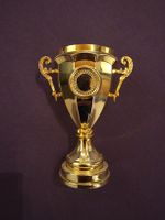 Dekorativer Pokal / Trophäe – Goldfarben