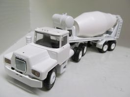 MACK  5 ACHS  BETONMISCHER  MIT  AUFLIEGER  1:50  RARITÄT