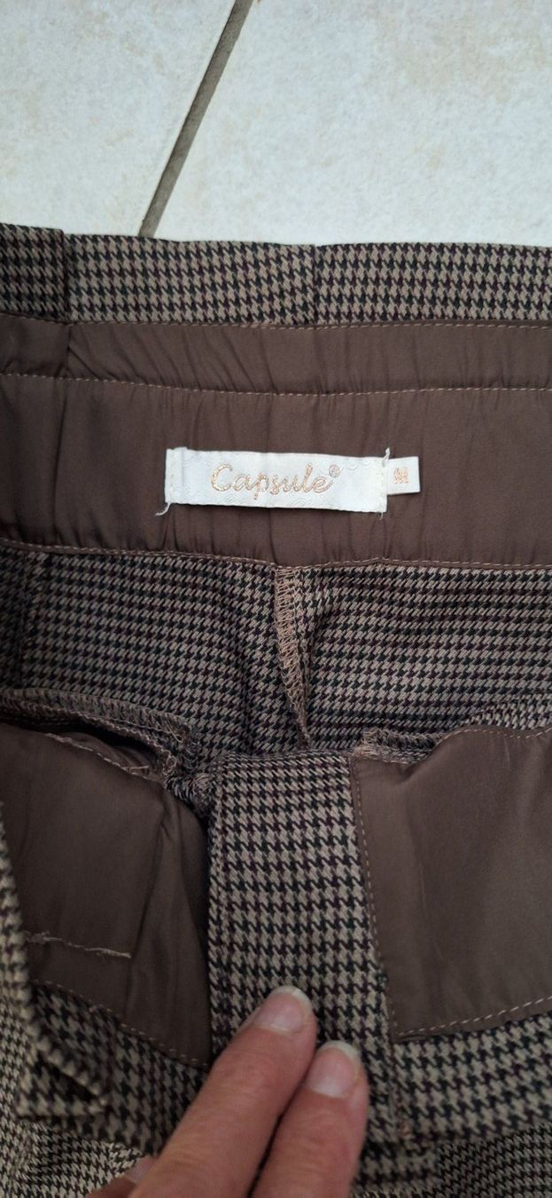 Pantaloni: Pantalon brun camel 38 – Usato da St-Triphon venduto da Jldr0 1