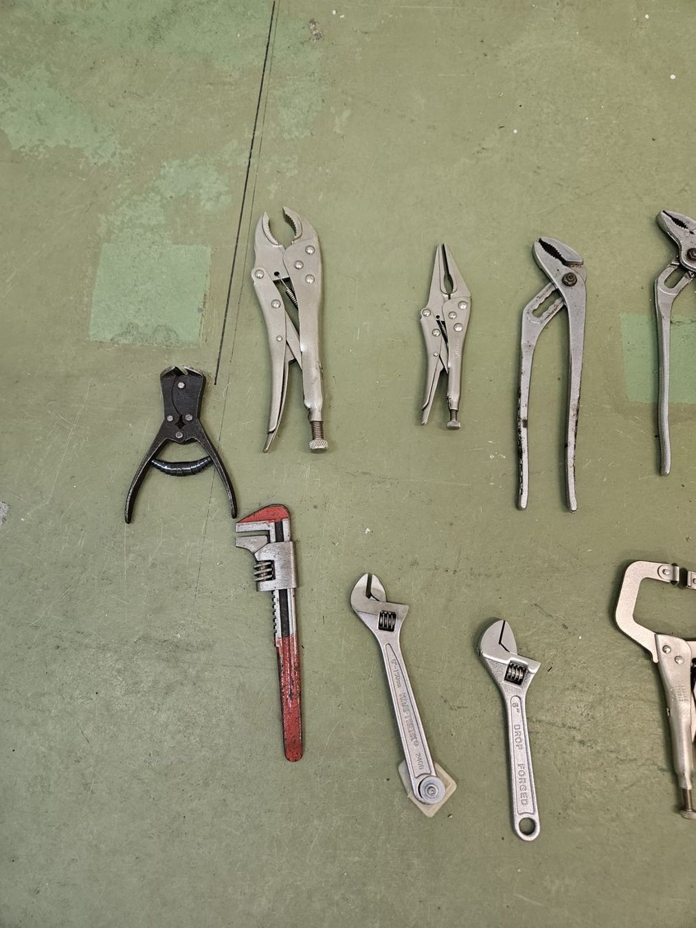 Tutti gli attrezzi: Klemmzangen Konvolut – Usato da Winterthur venduto da Moineau_Mechanics 1