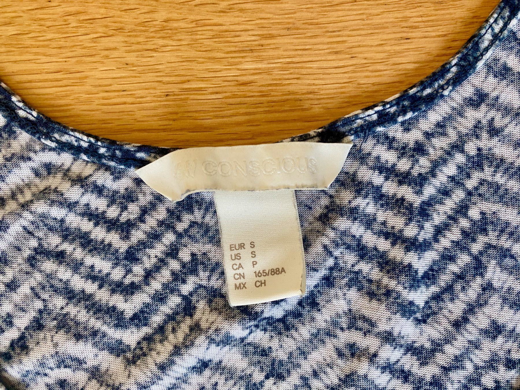 H&M Top: H&M leichtes Tanktop – Usato da Bern venduto da eli7 2