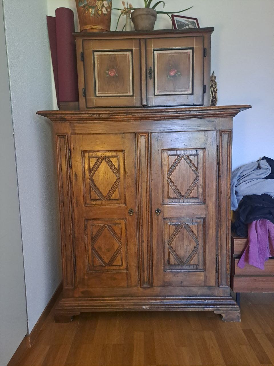 Armadi: Antiker Barock Schrank – Usato da Aeugst am Albis venduto da tulalitulala
