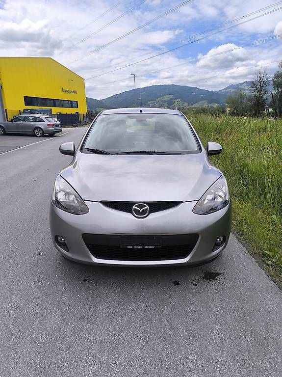 Automobili: Mazda 2 günstig zu Verkaufen – Usato da Montlingen venduto da Fitz46 2