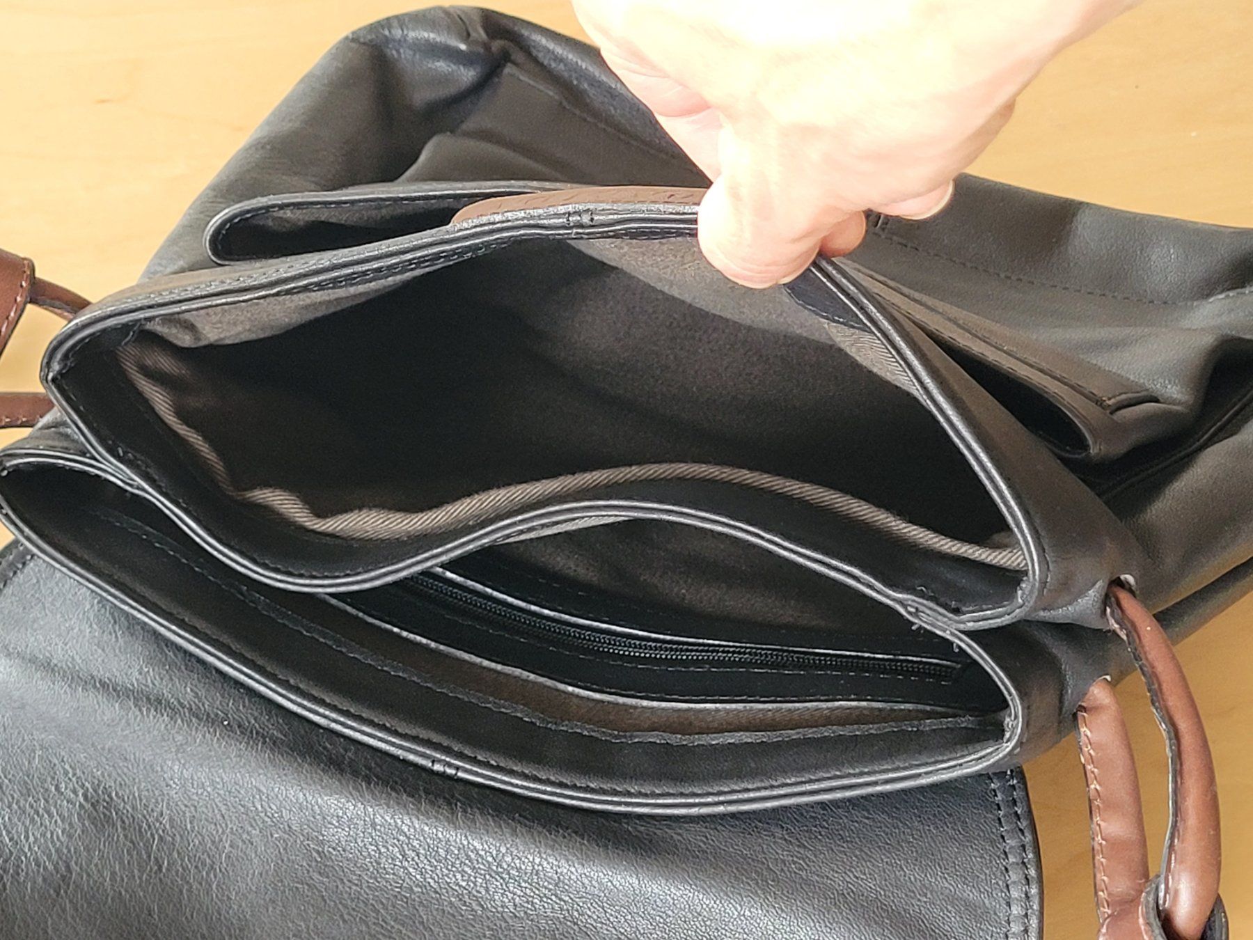 Borse da donna: Leder Handtasche Umhängetasche schwarz – Usato da Wiesendangen venduto da samoalk 4