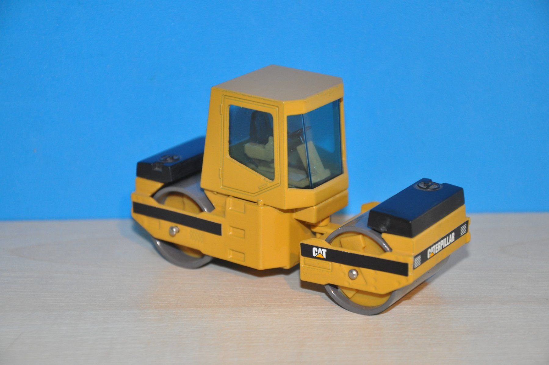 Caterpillar Kit di modellismo & Modellini statici: CAT CB 534 Tandemwalze – Usato da Mitlödi venduto da worker04 3