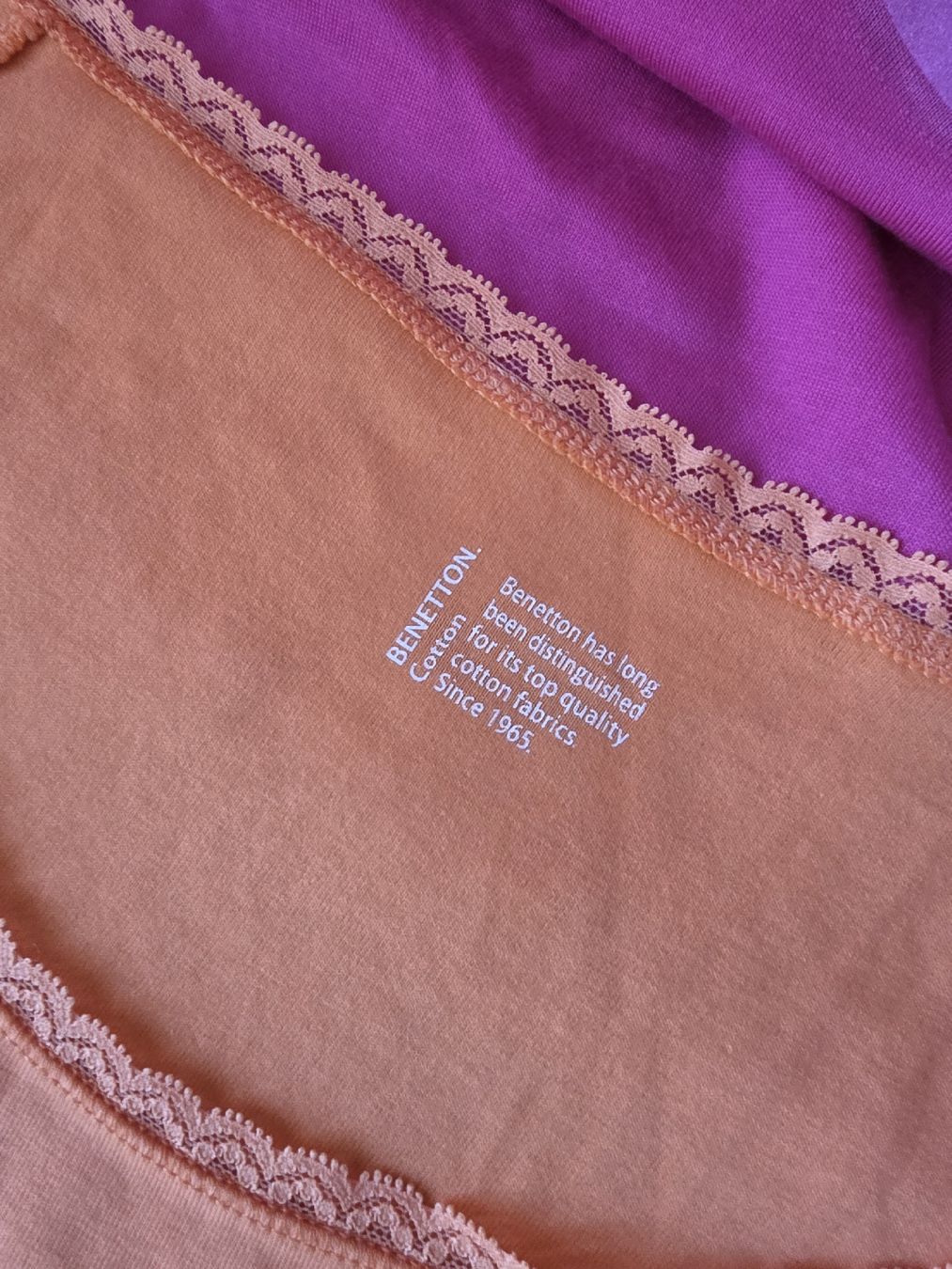 Benetton T-shirt: Benetton T-Shirt rose et orange – Usato da Yverdon-les-Bains venduto da enzine 2