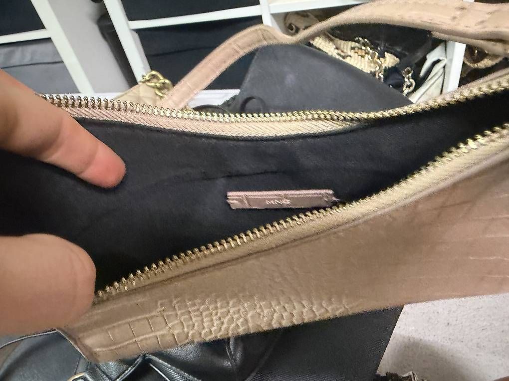 Sacs femmes: BEIGE CROCO SCHULTERTASCHE – D'occasion à Märstetten par sha_9p7c 1