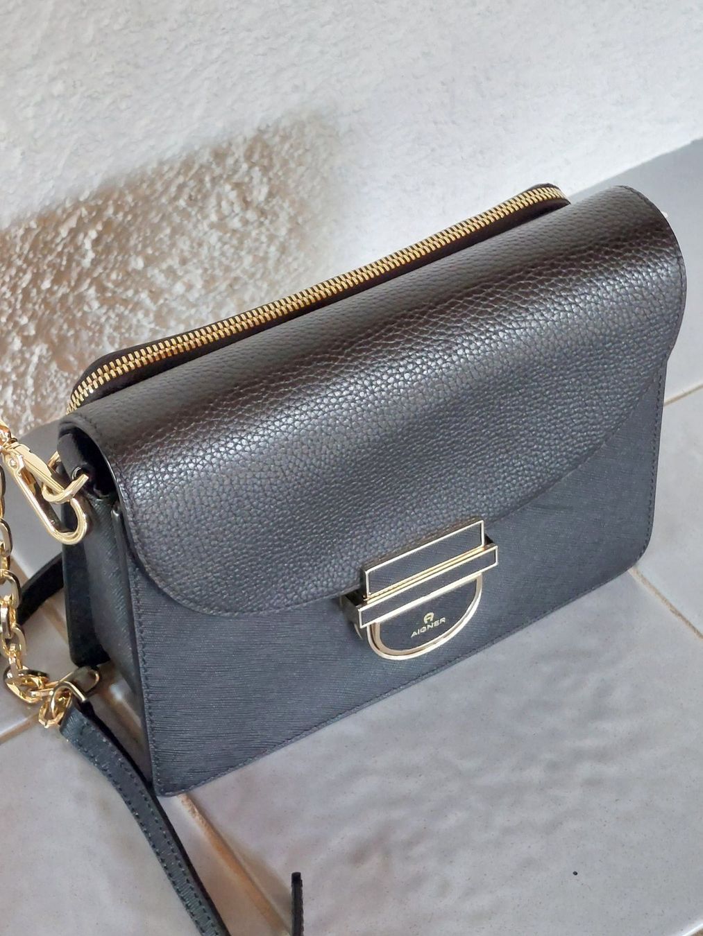 Aigner Borse da donna: Handtasche Aigner – Nuovo (secondo la descrizione) da Lauwil venduto da Dittli7 3