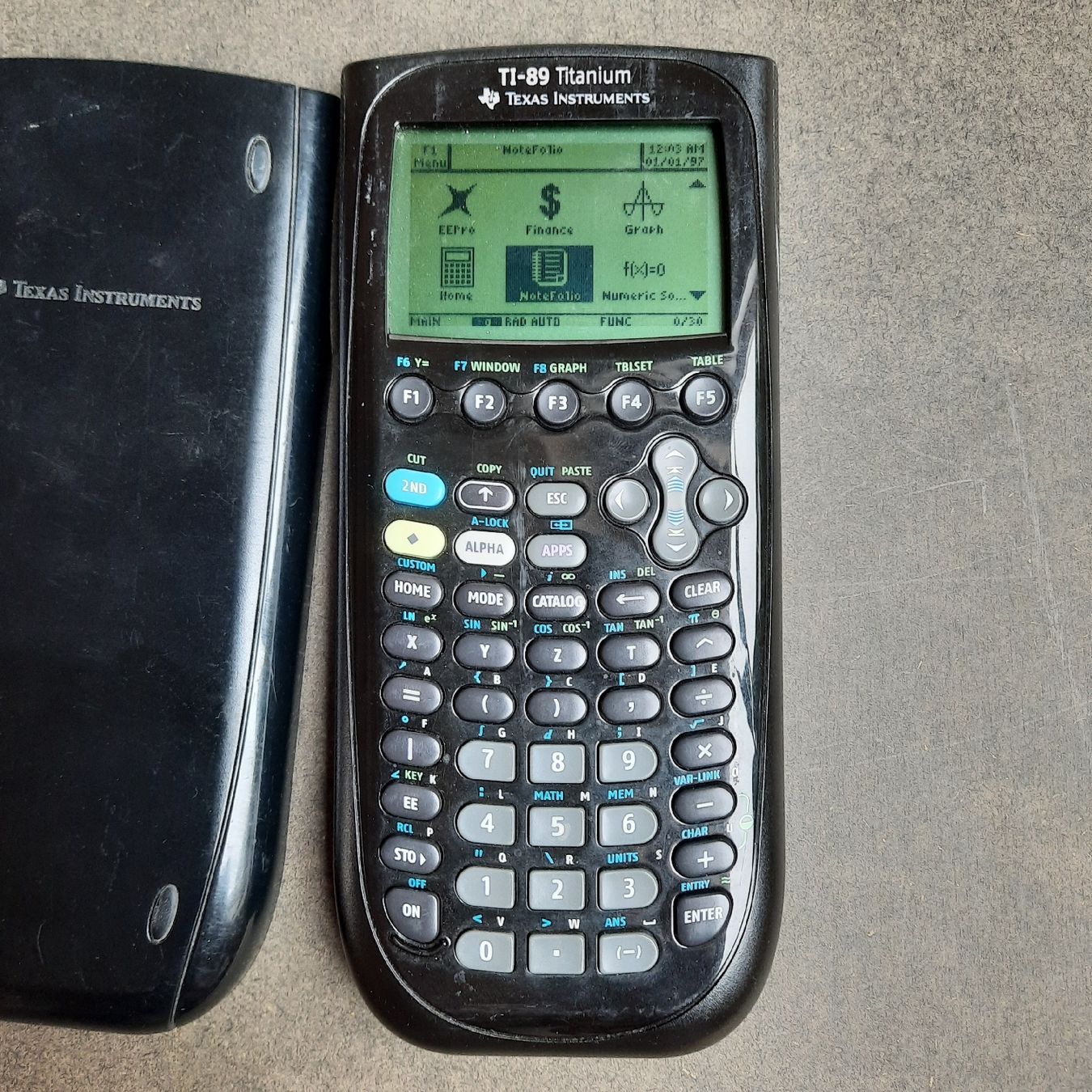 Texas Instruments Calcolatrici tascabili: Taschenrechner, Graphischer Rechner TI - 89 Titanium – Usato da Nottwil venduto da mar_jqm7