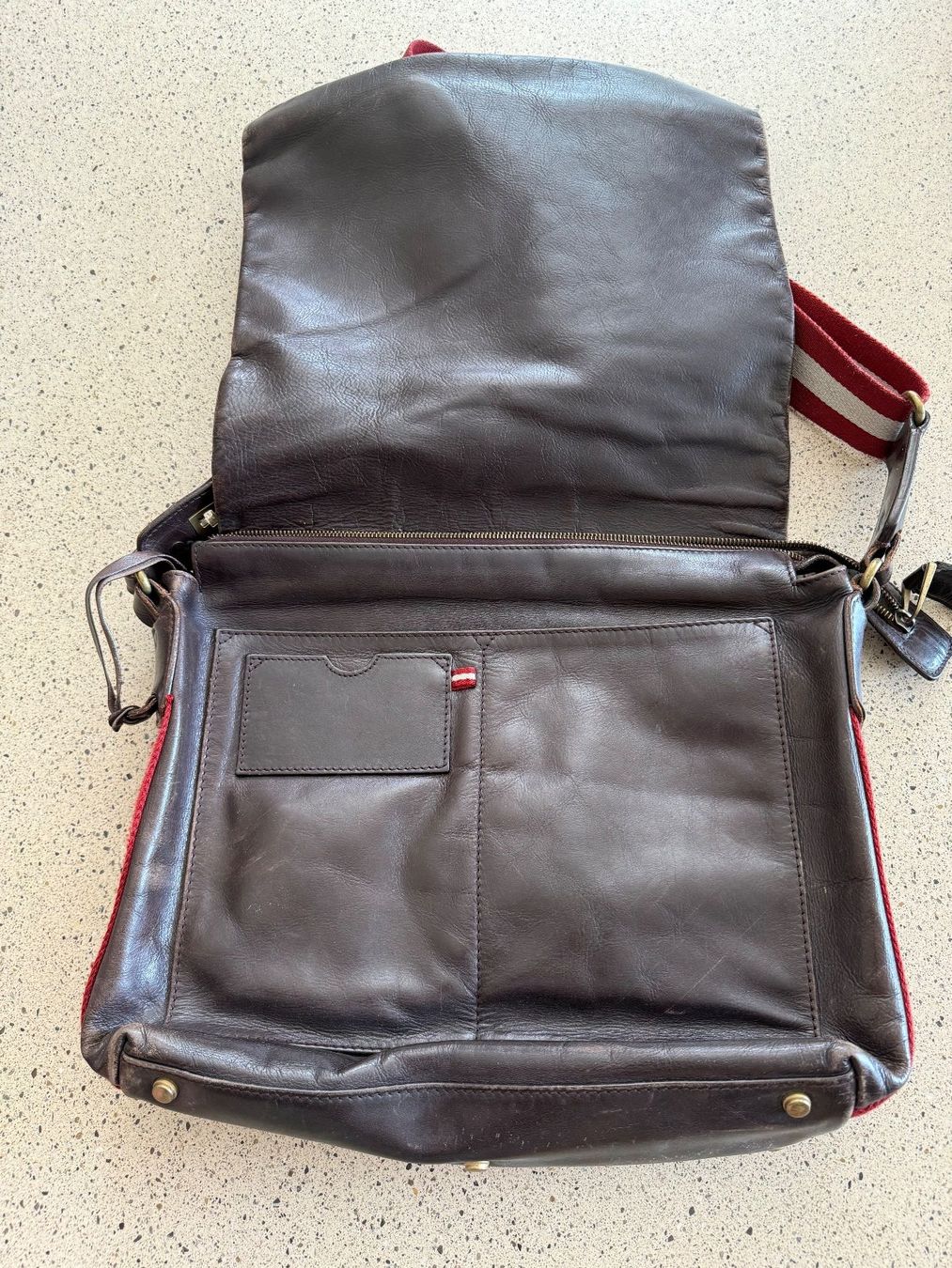 Bally Taschen: Umhängtasche Bally – Gebraucht aus Murten von Megacad0 2