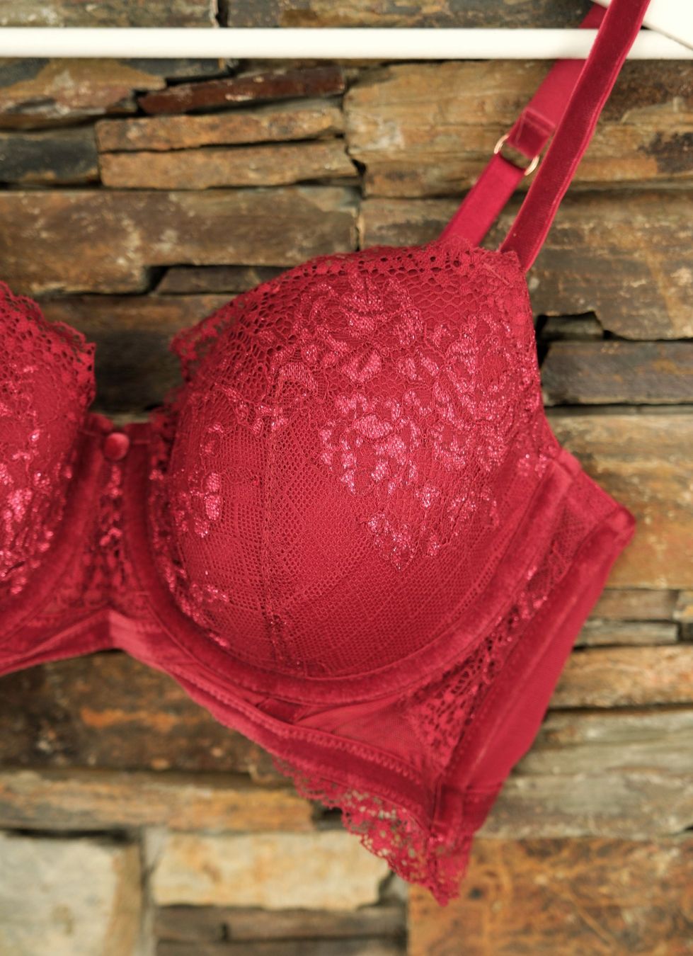 Hunkemöller Sonstige Unterwäsche: BH Hunkemöller 80C spitze rot – Gebraucht aus Wohlen AG von Exitburn 1