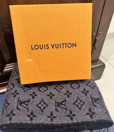 Louis Vuitton Monogram Classic Schal – Wolle – Original