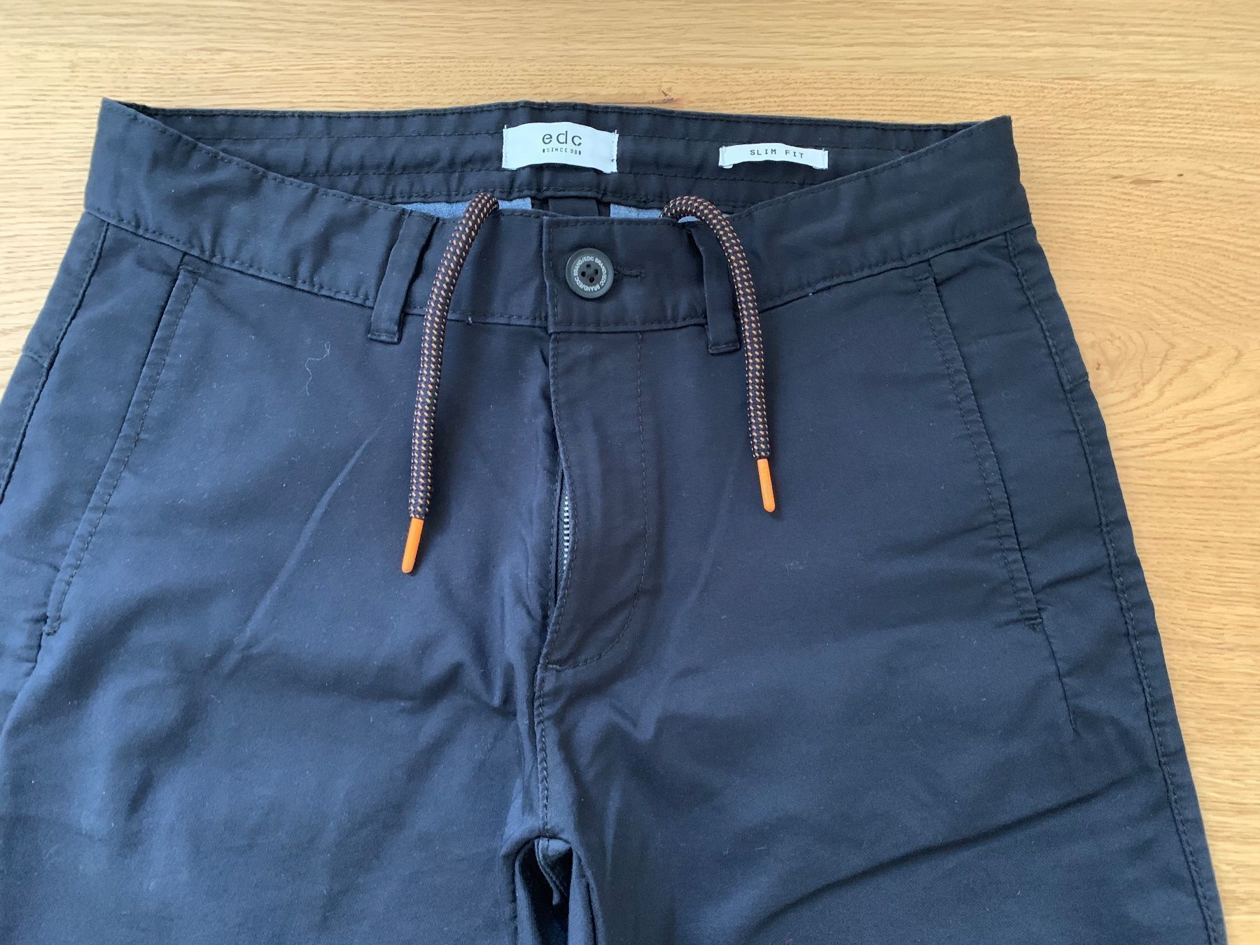 Pantaloni: Esprit Hose im Jogger-Stil – Nuovo (secondo la descrizione) da Adliswil venduto da M.Lau 1