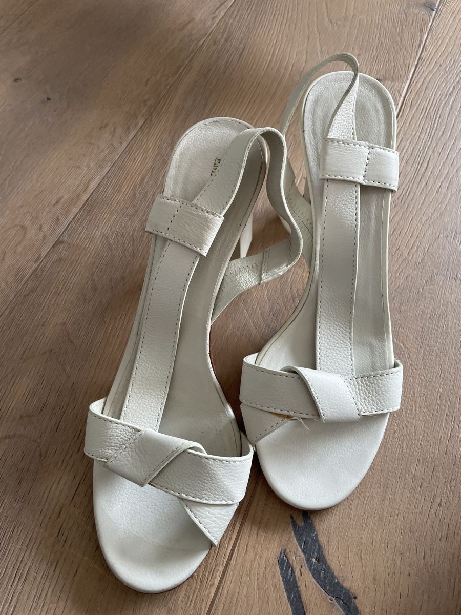 Armani Scarpe da donna: Armani Leather Summer Heels with Block Heel – Usato da Zürich venduto da muz_5h6k